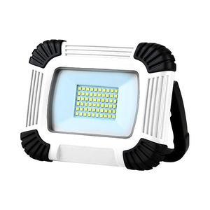 Ładowalna lampa LED o mocy 20 W