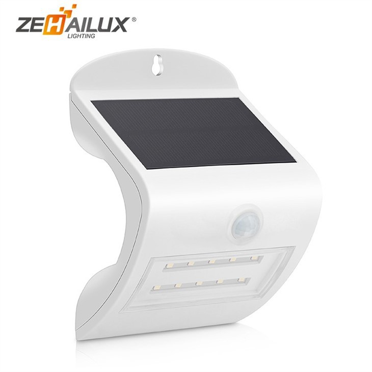 Lampa solarna z czujnikiem ruchu na zewnątrz