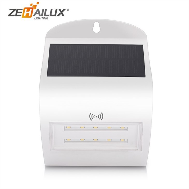 Lampa solarna z czujnikiem ruchu na zewnątrz