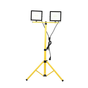 Reflektor LED ze statywem